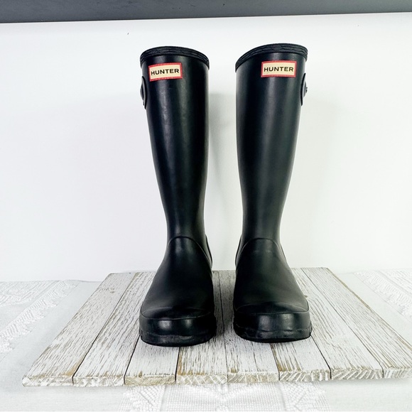 Hunter Shoes - Hunter Women's Classic Black Rain Boots Sz 5